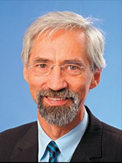 Dieses Bild zeigt Univ.-Prof. Dr.-Ing. Prof. E.h. Dr.-Ing. E.h. Dr. h.c. mult. Engelbert Westkämper